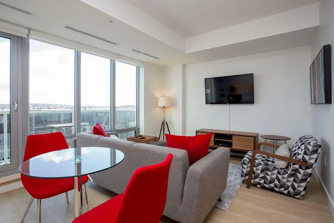 Moore Suites - The Alexander Halifax Apartment