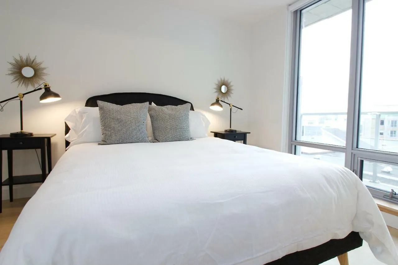 Moore Suites - The Alexander Halifax