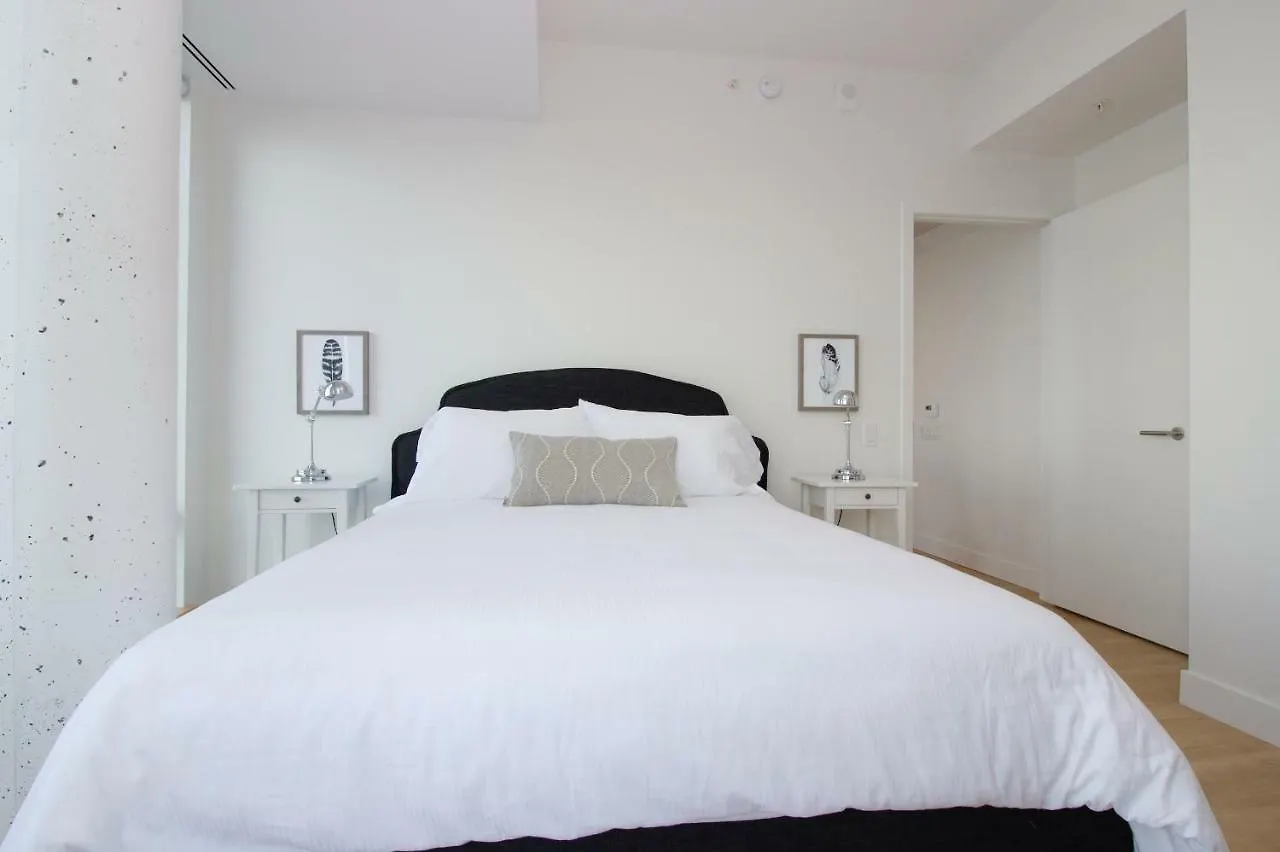 Moore Suites - The Alexander Halifax 0*,